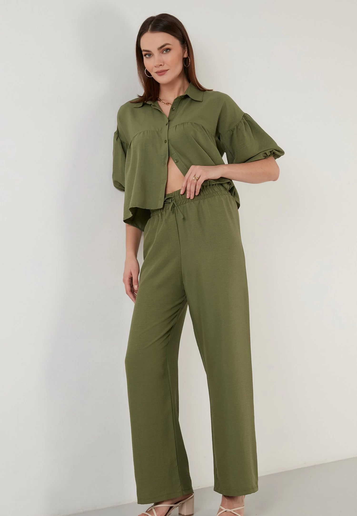 LELA Loose Fit- Broek - Khaki 6 LELA Loose Fit- Broek - Khaki - Afbeelding 6