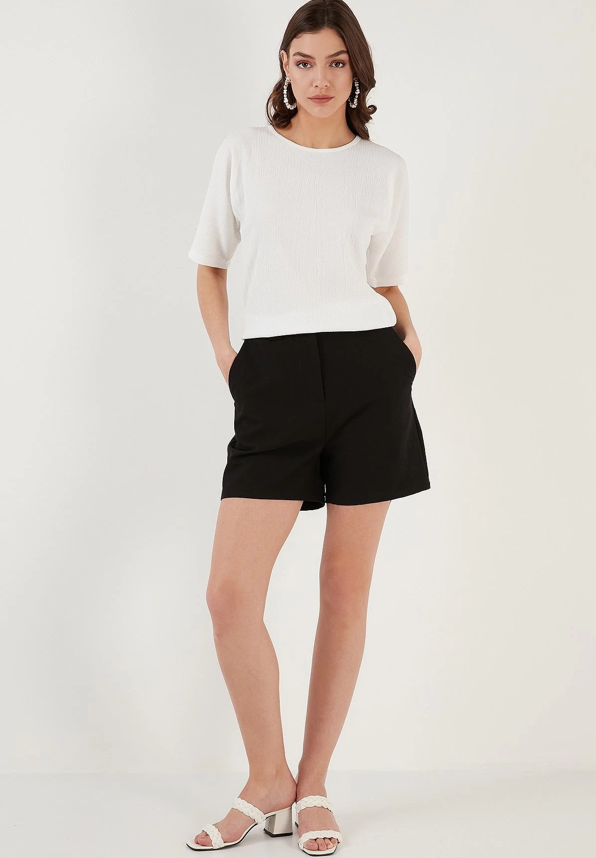 LELA Regular Fit - T-Shirt Basic - Ecru 5 LELA Regular Fit - T-Shirt Basic - Ecru - Afbeelding 5