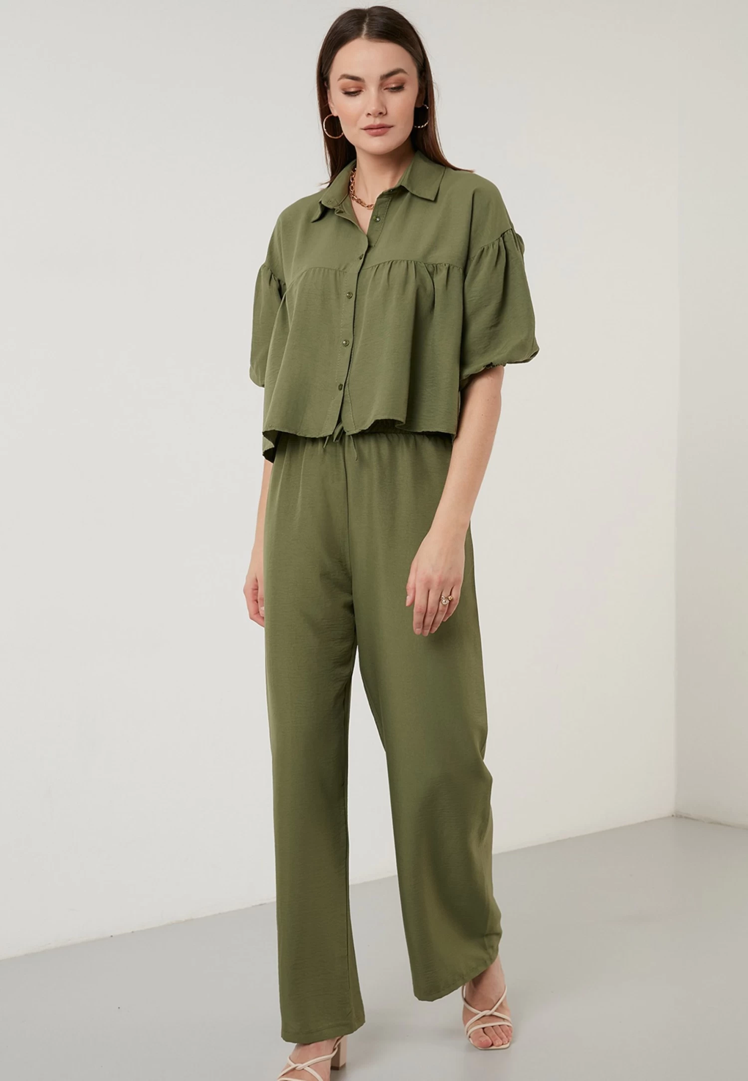 LELA Loose Fit- Broek - Khaki 2 LELA Loose Fit- Broek - Khaki - Afbeelding 2