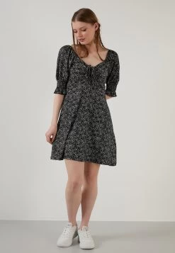 LELA Jurk - Black -LELA 29c0f1d2357f4dacb6fece52a1256129