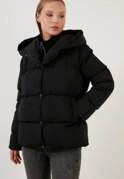 LELA Winterjas - Black 13 LELA Winterjas - Black -LELA 3045653ab3ed488eafd313f73a440125