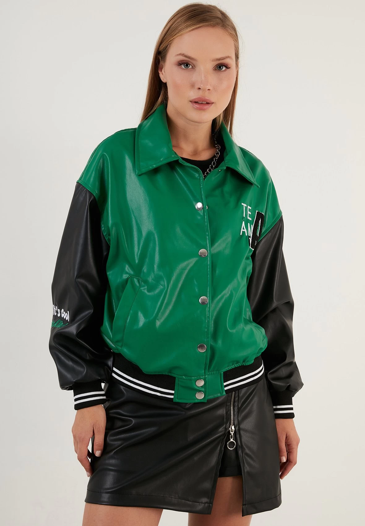 LELA Loose Fit - Imitatieleren Jas - Benetton Color 1 LELA Loose Fit - Imitatieleren Jas - Benetton Color