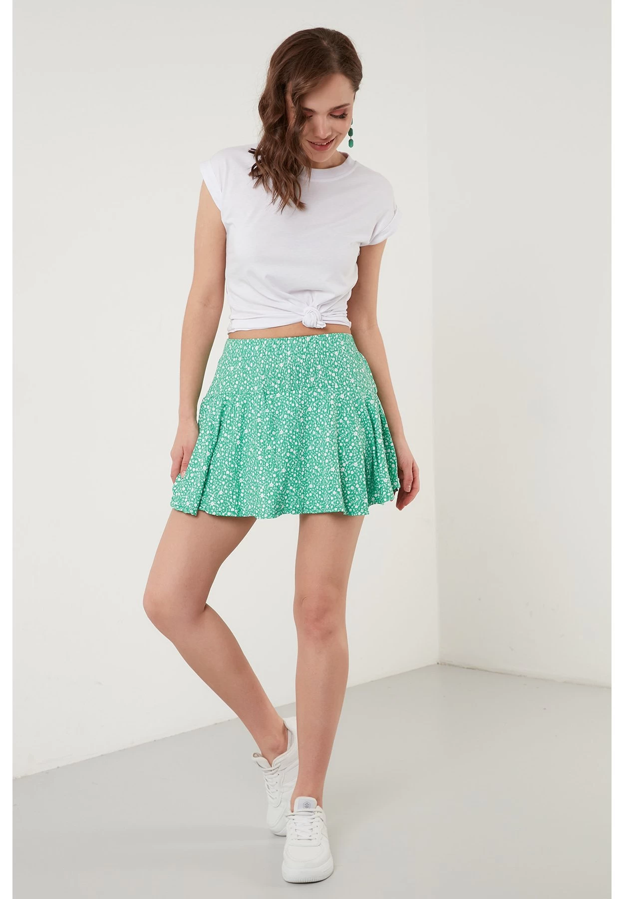LELA Flowered Elastic Waist - Shorts - Benetton Color 2 LELA Flowered Elastic Waist - Shorts - Benetton Color - Afbeelding 2