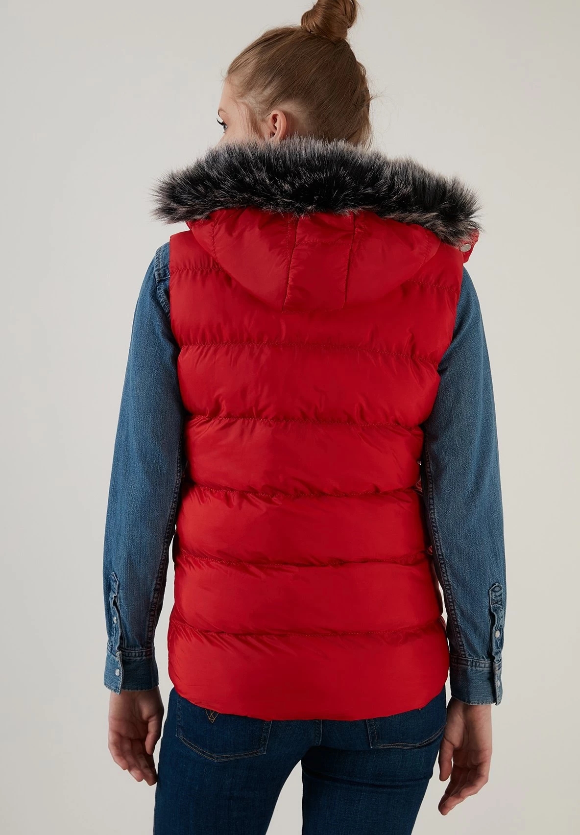 LELA Slim Fit - Bodywarmer - Red 2 LELA Slim Fit - Bodywarmer - Red - Afbeelding 2