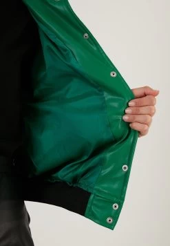 LELA Loose Fit - Imitatieleren Jas - Benetton Color 10 LELA Loose Fit - Imitatieleren Jas - Benetton Color -LELA 41de783e4ba74ace91439a82cd1cb68e