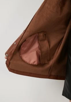 LELA Regular Fit - Imitatieleren Jas - Camel -LELA 4af8eaa02b5846c1932f572e502ecd22