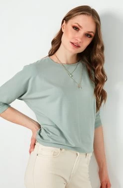LELA Crew Neck- Longsleeve - Almond Green -LELA 4b3075c94ce94202aa27c943d5518ee2
