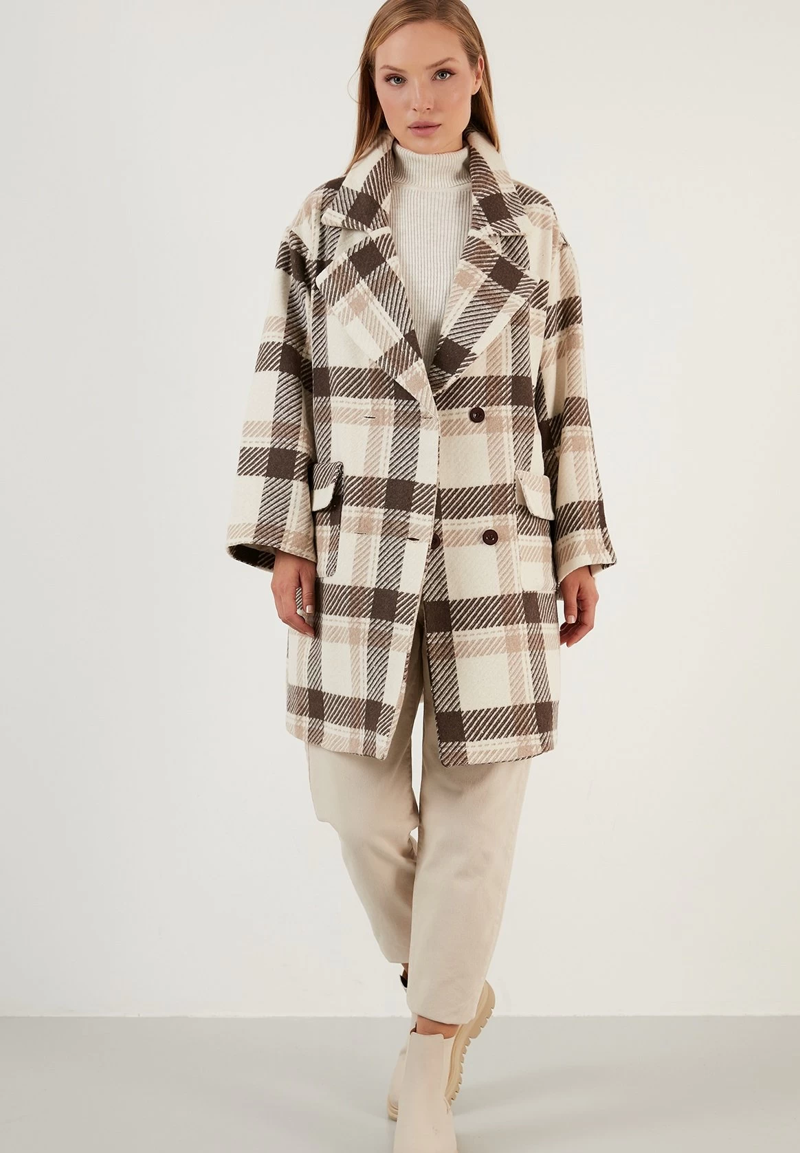 LELA Loose Fit - Mantel - Brown 2 LELA Loose Fit - Mantel - Brown - Afbeelding 2