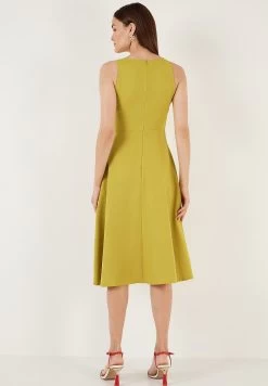 LELA Crew Neck Pleated Midi - Cocktailjurk - Olive -LELA 4f21334912c946d2a146ab38043da1d0