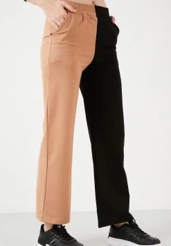 LELA Regular Fit - Trainingsbroek - Biscuit Color/Black -LELA 544cede55e01410a85855487d69c4174