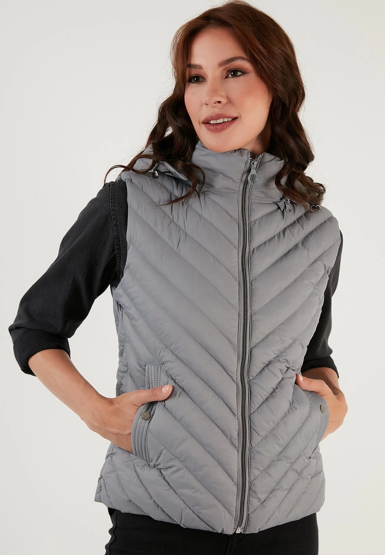 LELA Regular Fit - Bodywarmer - Grey 4 LELA Regular Fit - Bodywarmer - Grey - Afbeelding 4