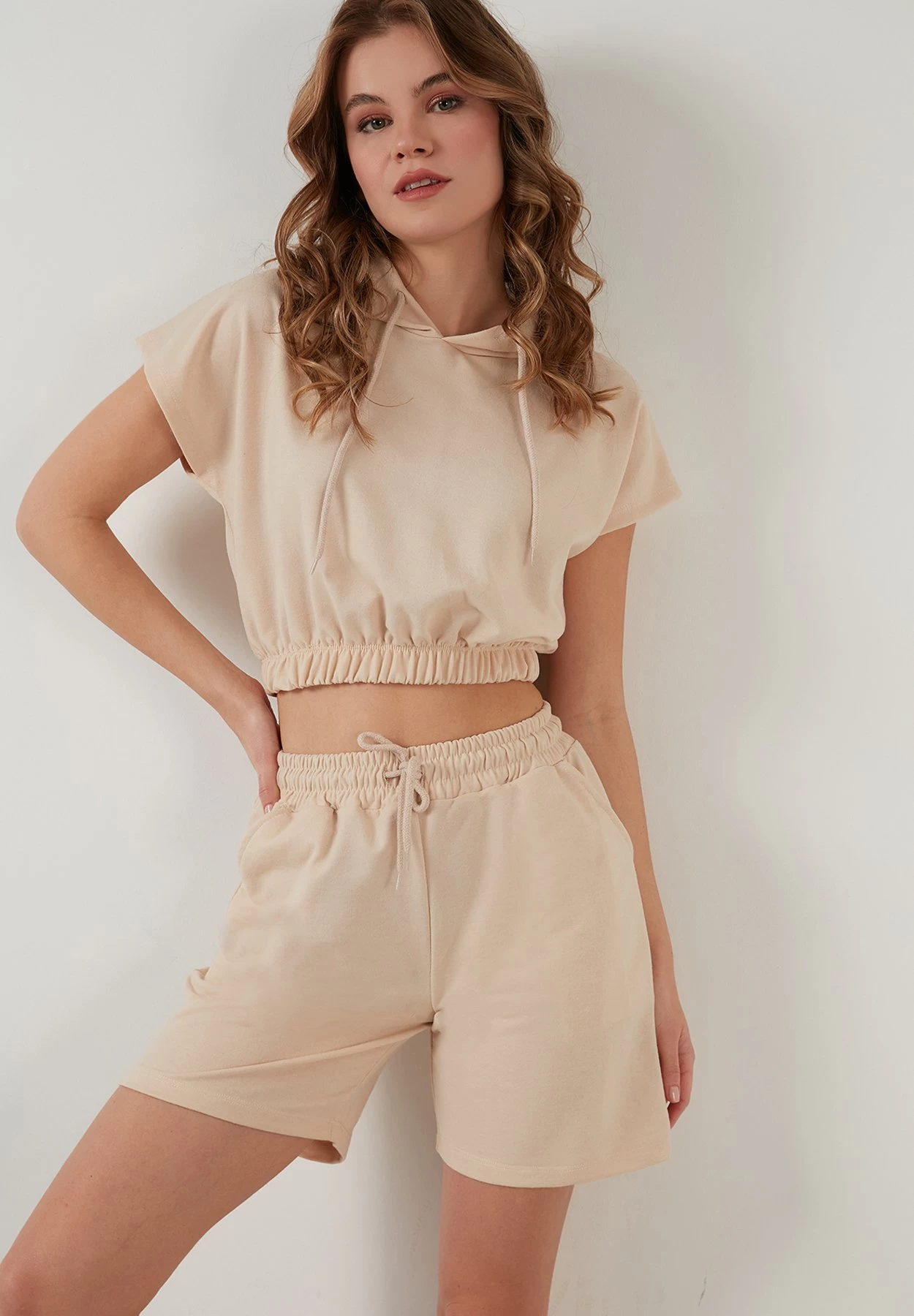 LELA Two Piece Set - Regular Fit - Shorts - Stone Colored 1 LELA Two Piece Set - Regular Fit - Shorts - Stone Colored