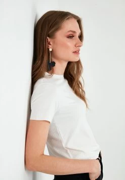 LELA Regular Fit - T-Shirt Print - Ecru -LELA 6cbae5c8d4994f03a8e3f0cff3f55a12