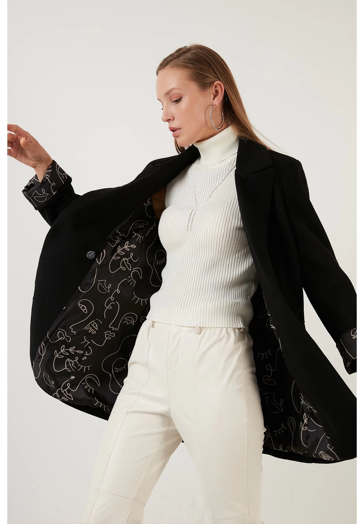 LELA Halflange Jas - Black 5 LELA Halflange Jas - Black - Afbeelding 5