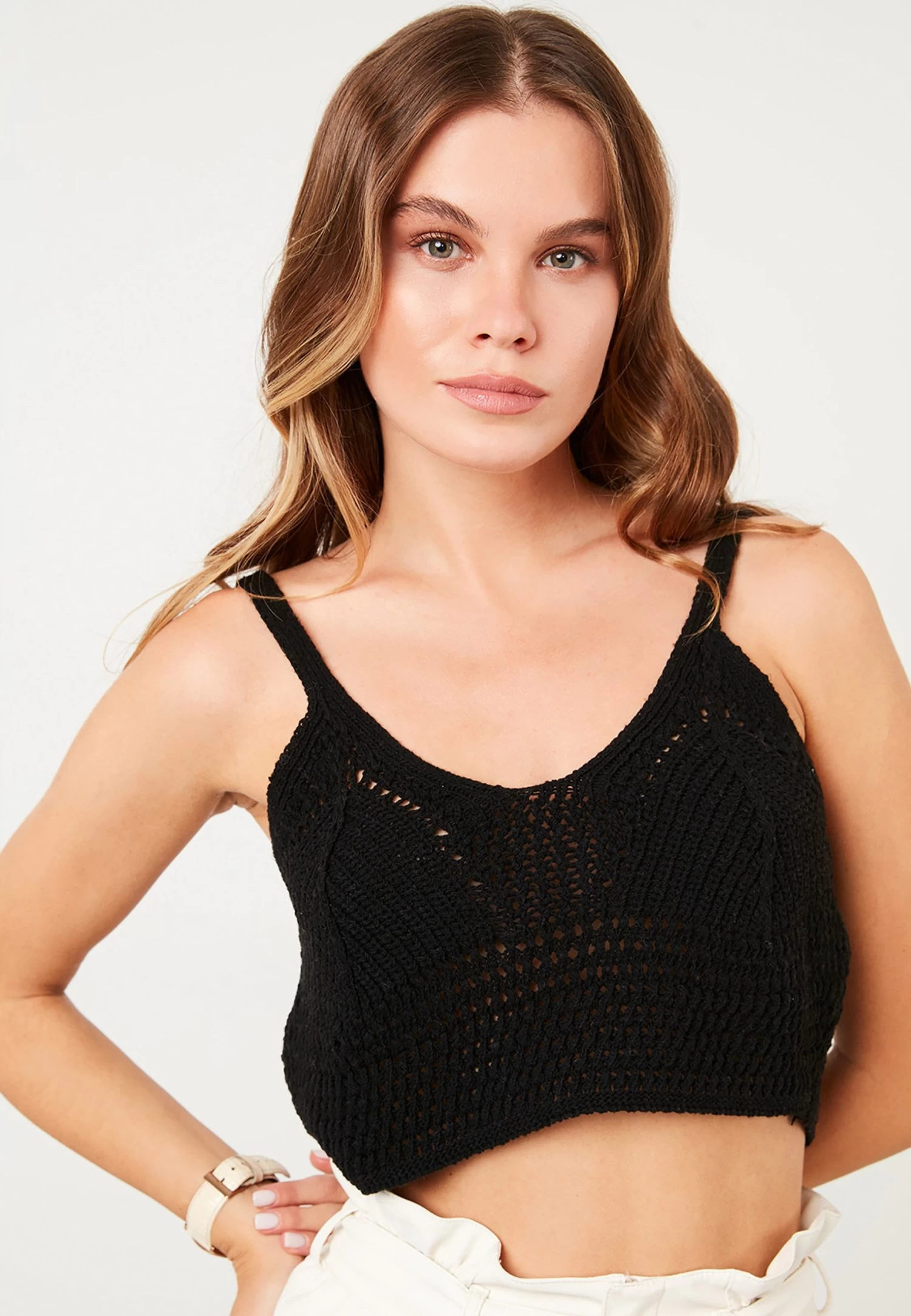 LELA Crew Neck- Top - Black 1 LELA Crew Neck- Top - Black