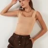 LELA Slim Fit - Top - Biscuit