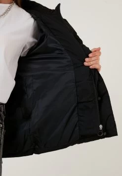 LELA Winterjas - Black 10 LELA Winterjas - Black -LELA 80092368654941d08476521c333d3f9b