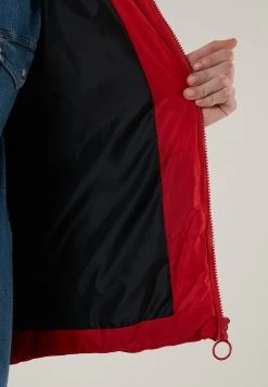 LELA Slim Fit - Bodywarmer - Red 9 LELA Slim Fit - Bodywarmer - Red -LELA 849f6e76a8e5433995a48989b26eec56