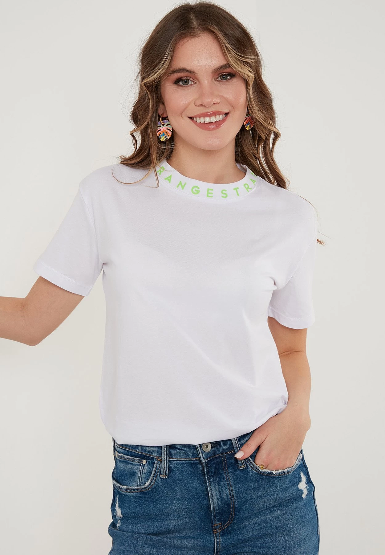 LELA Crew Neck- T-Shirt Print - White Neon Green 1 LELA Crew Neck- T-Shirt Print - White Neon Green