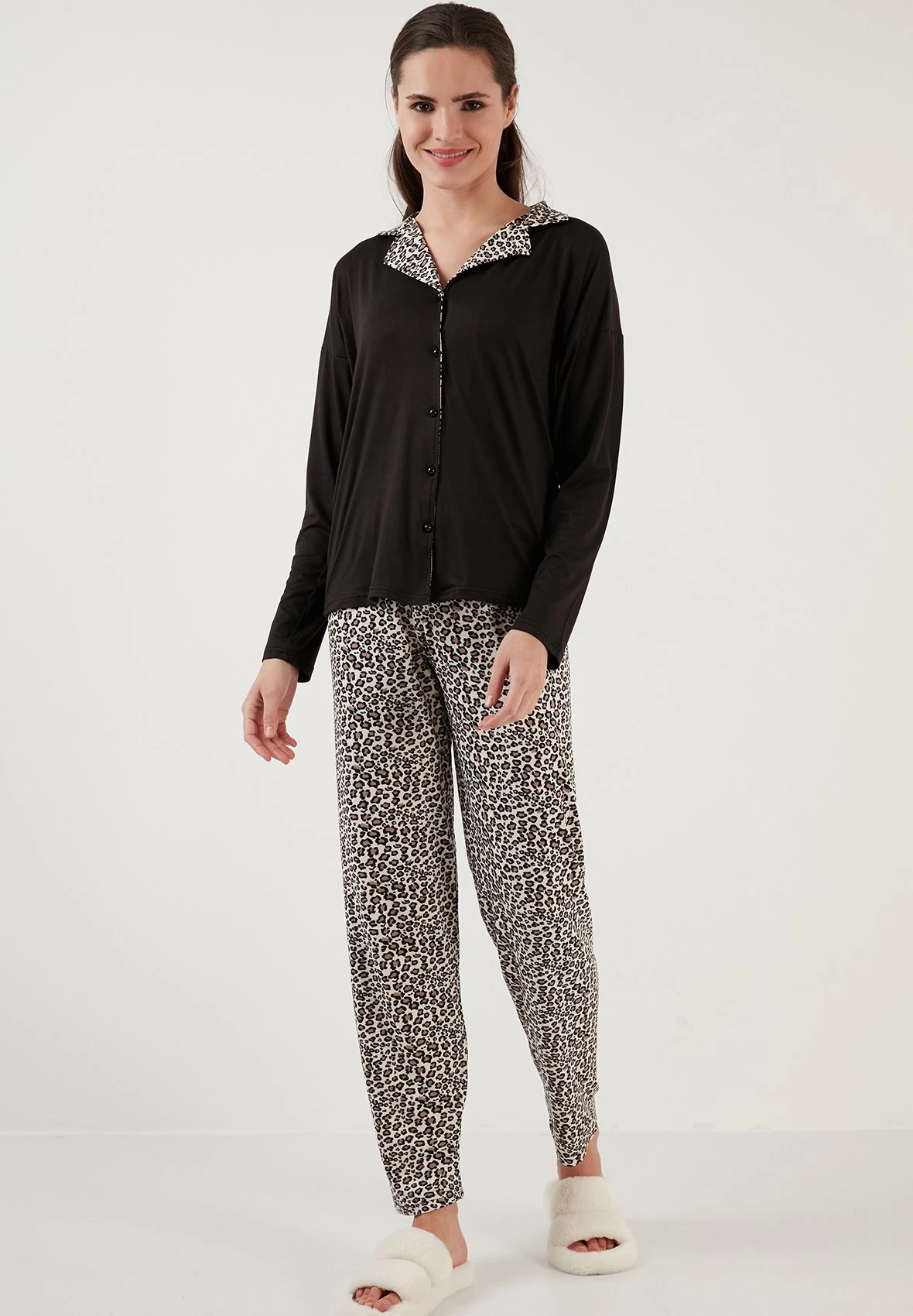LELA Soft Touch - Pyjama - Leopard Black 1 LELA Soft Touch - Pyjama - Leopard Black