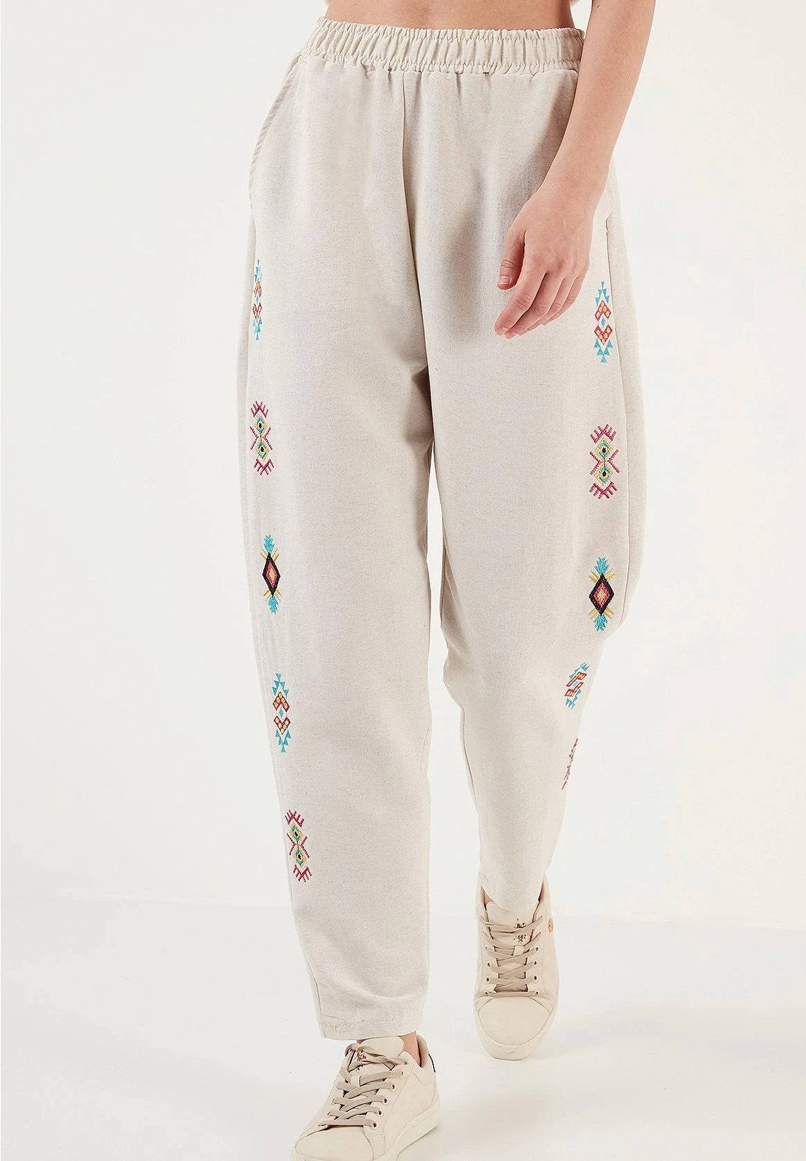 LELA Regular Fit - Trainingsbroek - Beige 1 LELA Regular Fit - Trainingsbroek - Beige