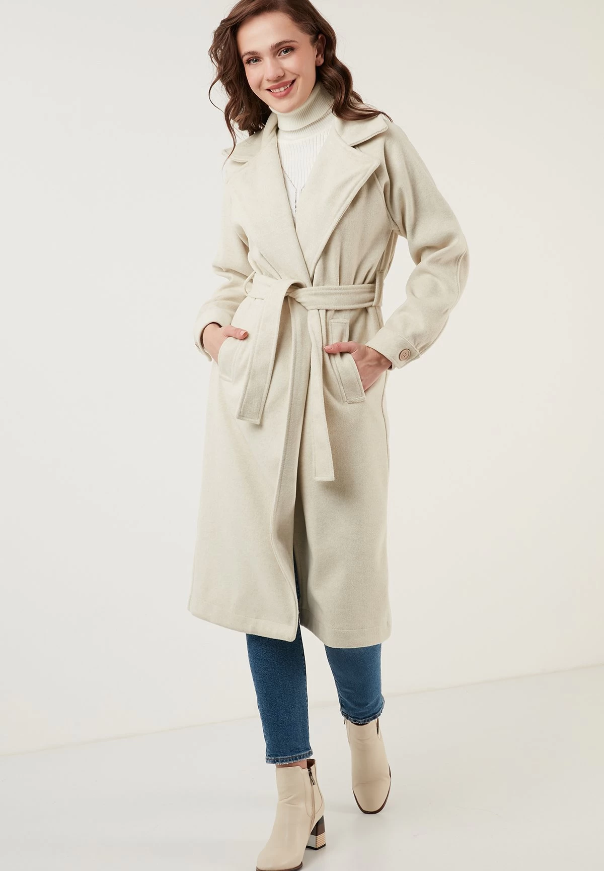 LELA Loose Fit - Mantel - Mink Color 1 LELA Loose Fit - Mantel - Mink Color