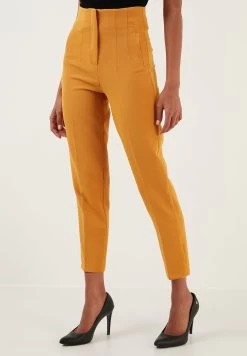 LELA Regular Fit - Broek - Mustard -LELA a72c664d2a2448e3a08dd43b6a7b4635