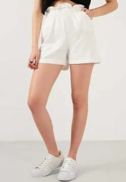 LELA Slim Fit - Shorts - Ecru -LELA a923429a8b374dd09817e47578d1d285
