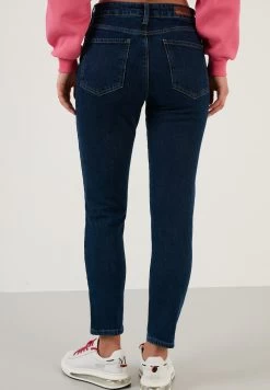 LELA Slim Fit - Slim Fit Jeans - Light Blue -LELA a96be1a4c23f4e4db4517685522f8231