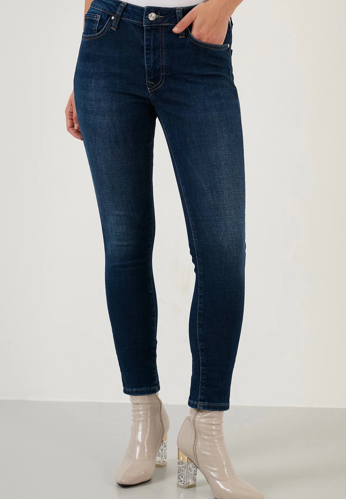 LELA Jeans Skinny Fit - Light Blue 1 LELA Jeans Skinny Fit - Light Blue