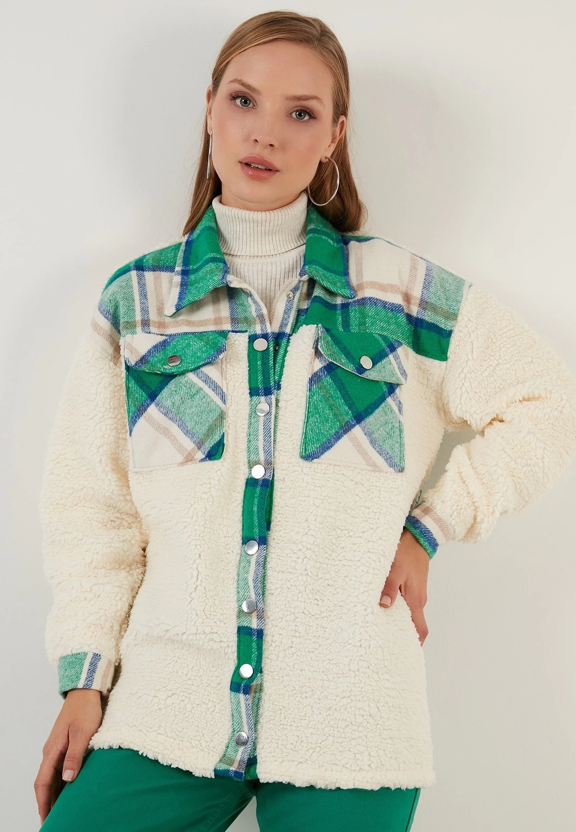 LELA Halflange Jas - Green 1 LELA Halflange Jas - Green