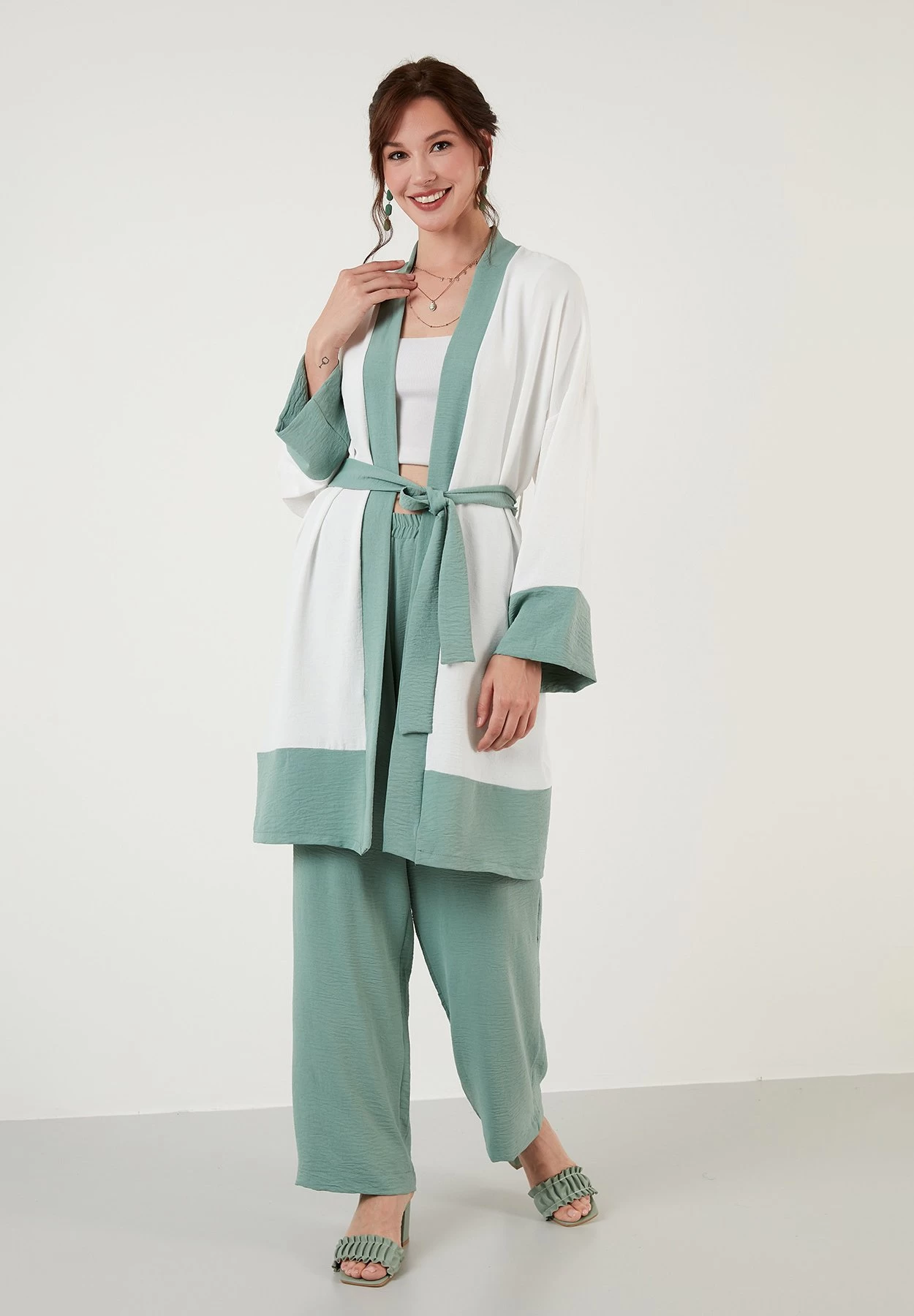 LELA Two Piece Set - Regular Fit - Halflange Jas - Mint 2 LELA Two Piece Set - Regular Fit - Halflange Jas - Mint - Afbeelding 2