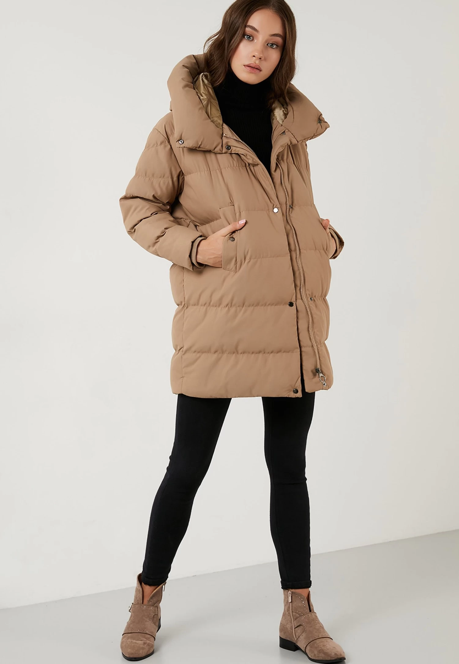 LELA Oversized Inflatable Long- Winterjas - Beige 2 LELA Oversized Inflatable Long- Winterjas - Beige - Afbeelding 2