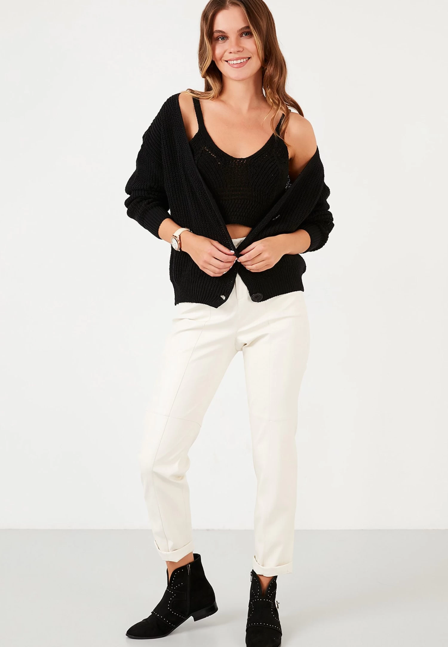 LELA Crew Neck- Top - Black 2 LELA Crew Neck- Top - Black - Afbeelding 2