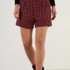 LELA Regular Fit - Shorts - Red