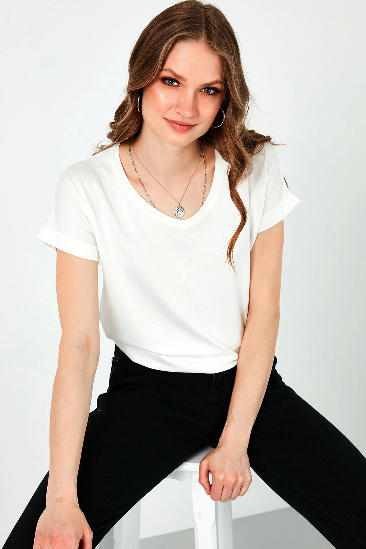 LELA V Neck- T-Shirt Basic - Ecru 3 LELA V Neck- T-Shirt Basic - Ecru - Afbeelding 3