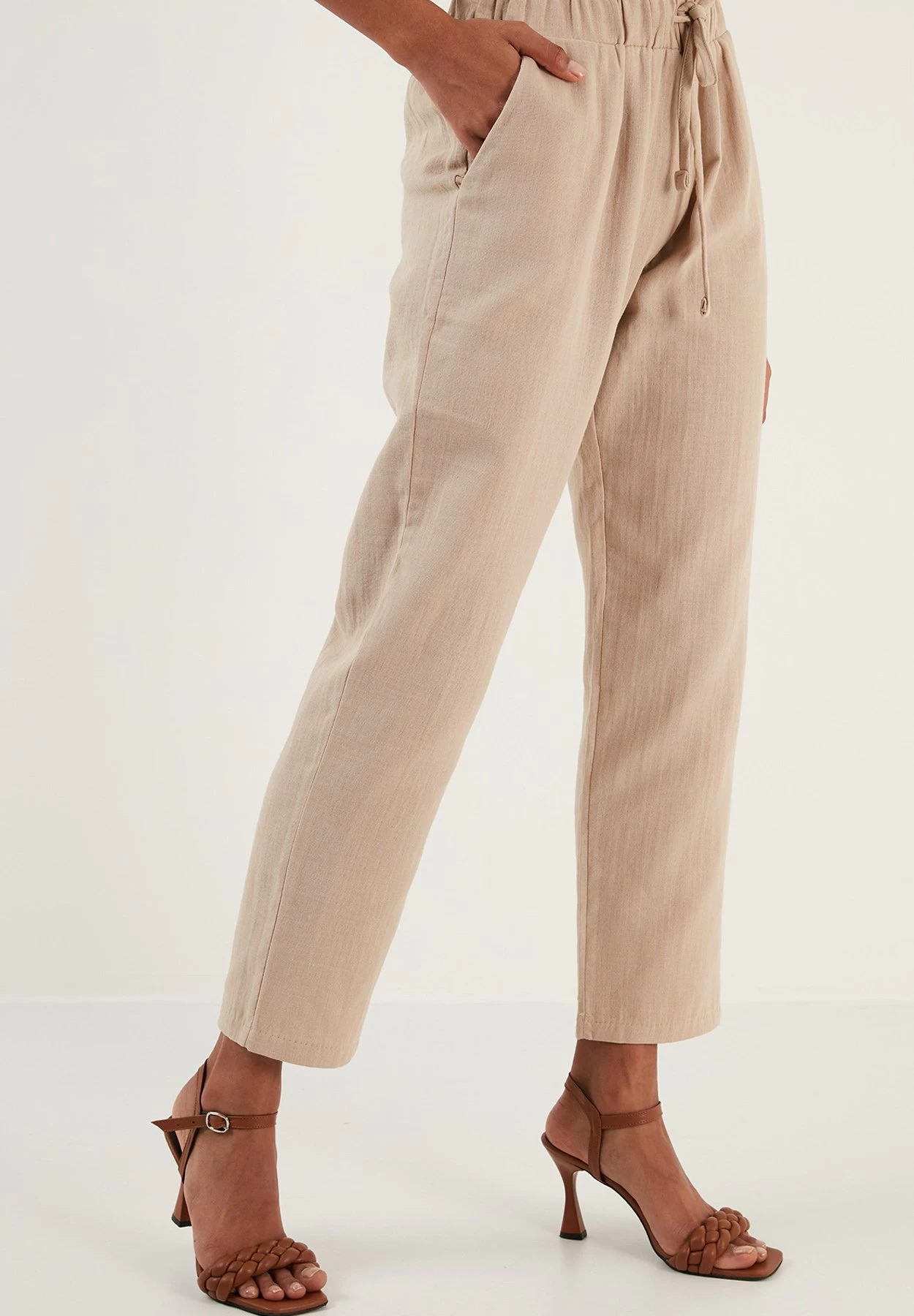 LELA Regular Fit - Trainingsbroek - Mink 6 LELA Regular Fit - Trainingsbroek - Mink - Afbeelding 6