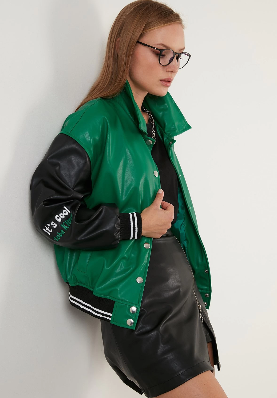 LELA Loose Fit - Imitatieleren Jas - Benetton Color 6 LELA Loose Fit - Imitatieleren Jas - Benetton Color - Afbeelding 6