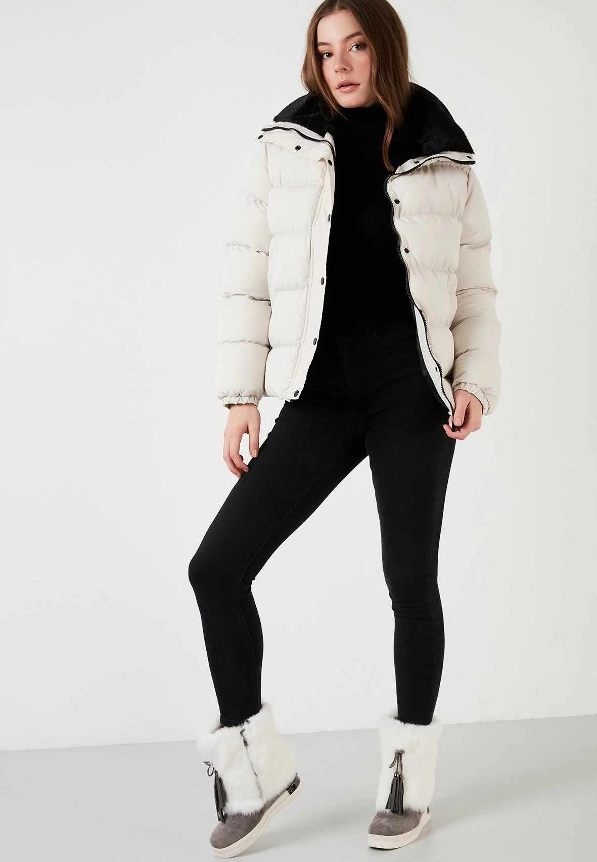 LELA High Collar Inflatable - Winterjas - Stone Colored 2 LELA High Collar Inflatable - Winterjas - Stone Colored - Afbeelding 2