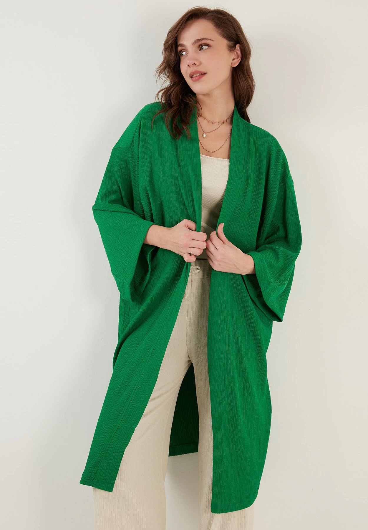 LELA Mantel - Benetton Color 1 LELA Mantel - Benetton Color