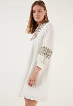 LELA Regular Fit - Jurk - White -LELA ec5a66a0a7d842bfa8ae8d3faa0a1b3d