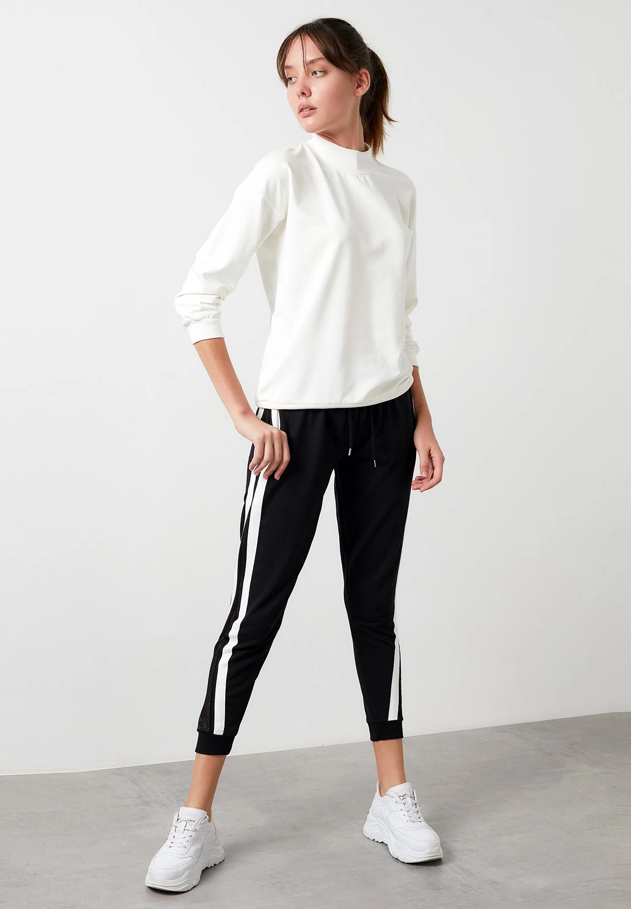 LELA Slim Fit - Trainingsbroek - Black 2 LELA Slim Fit - Trainingsbroek - Black - Afbeelding 2