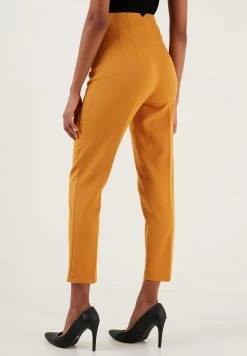 LELA Regular Fit - Broek - Mustard -LELA ee19c8cb6c9e421989bd4868c55b913e